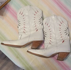 Vintage white cowgirl boots